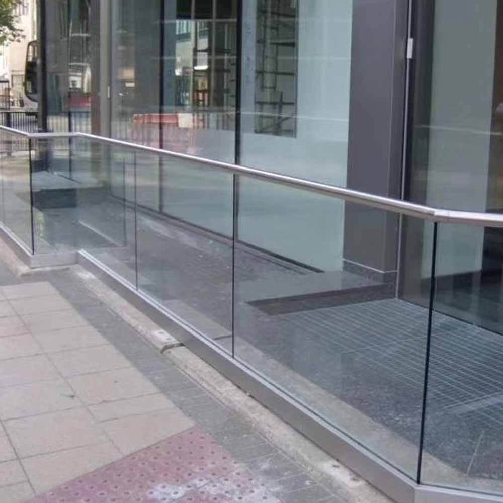 Hollow aluminum channel for glass railings - Image 4