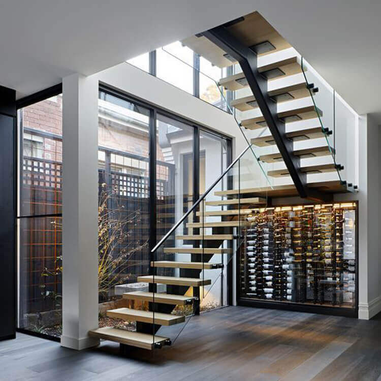 Single stringer staircase with solid wood tread and laminated glass railing - Image 8