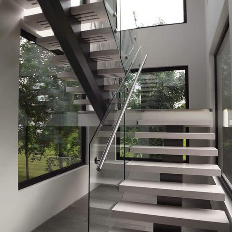 Single stringer staircase with solid wood tread and laminated glass railing - Image 6