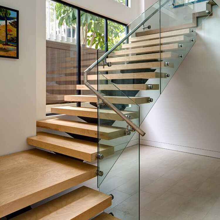Single stringer staircase with solid wood tread and laminated glass railing - Image 5